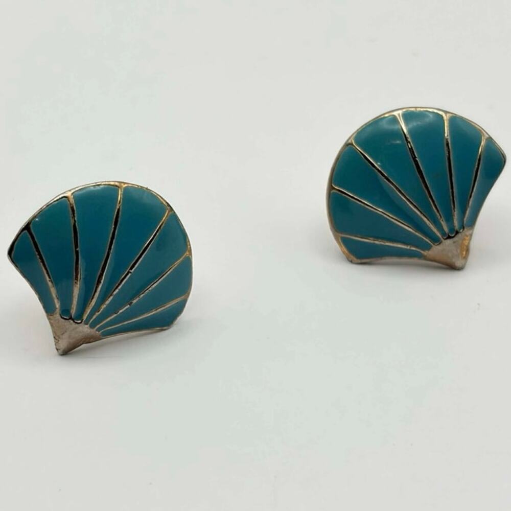 Blue Shell Earrings - Picture 3 of 3